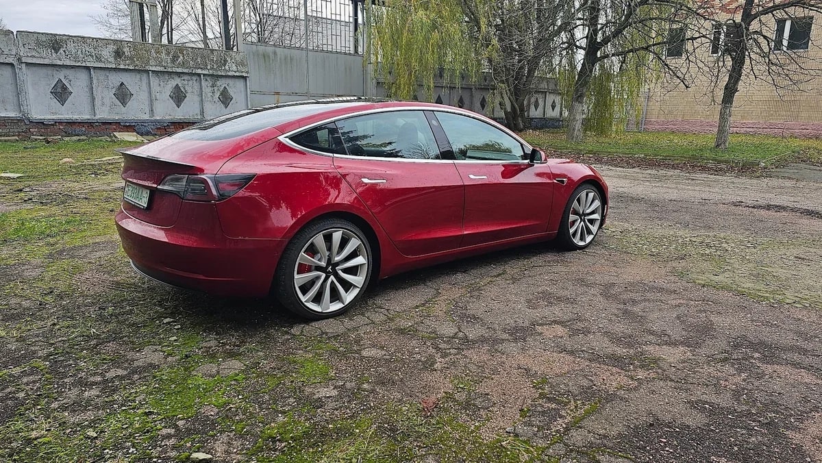 Tesla Model 3 Perfomance от AVICars